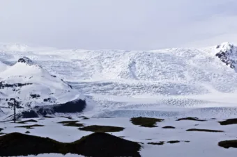 Ultimate Guide to Visiting Vatnajökull Glacier and Jökulsárlón in Iceland